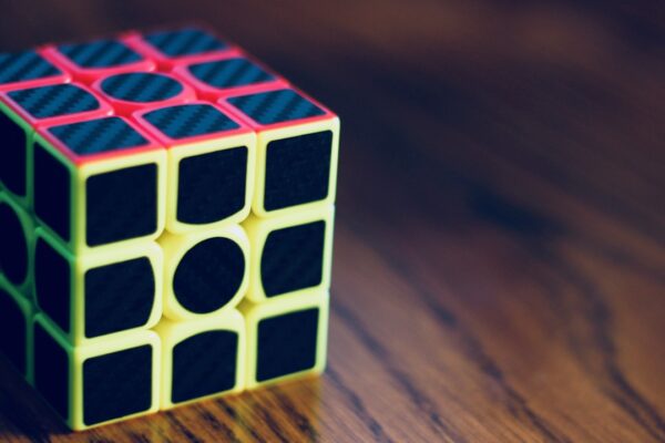 Enigmaens gleder med Rubiks kube